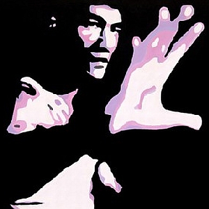 Bruce Lee scompare il 20 luglio 1973 lasciando il mondo attonito. Nessuno riesce ancora a spiegare le ragioni di quella drammatica morte. C'è chi sostiene che sia stato ucciso da maestri tradizionalisti, da sempre contrari alla diffusione del Kung-fu in Occidente
